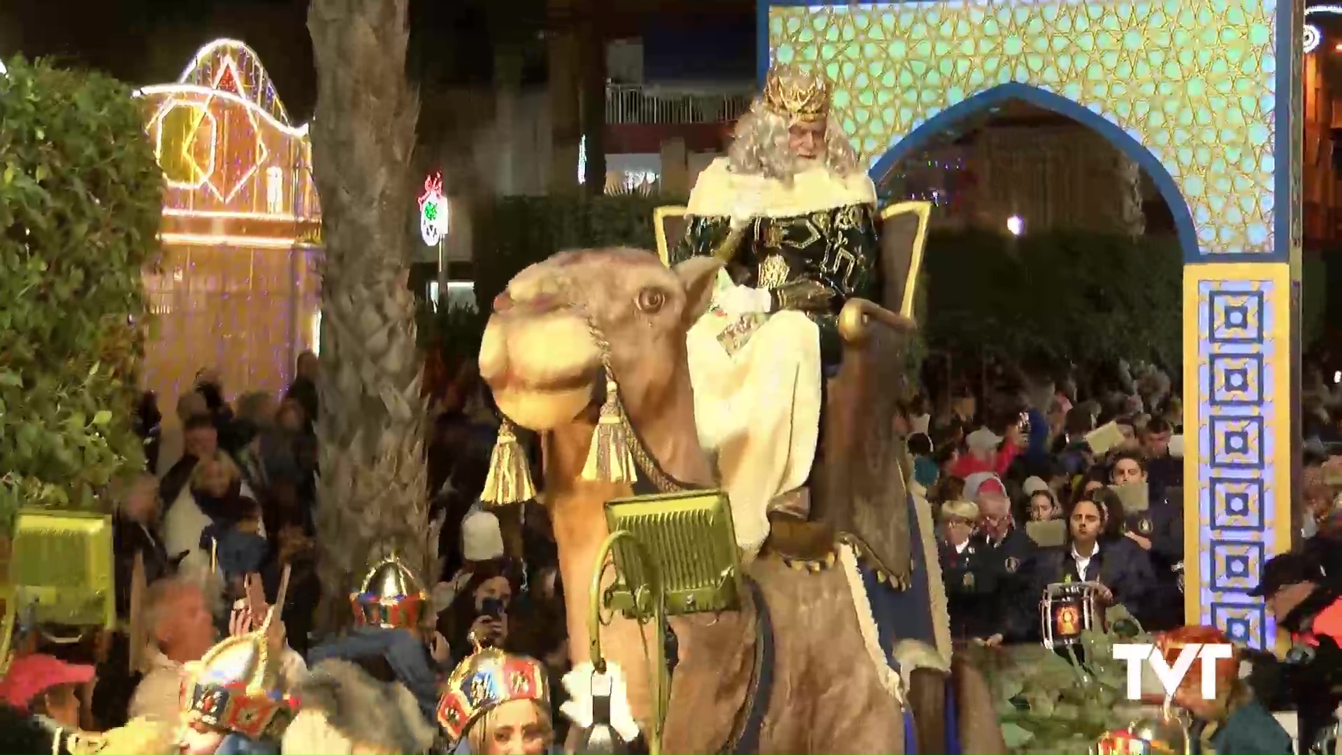Imagen de Torrevieja vivió la noche más mágica del año con la gran Cabalgata de los Reyes Magos