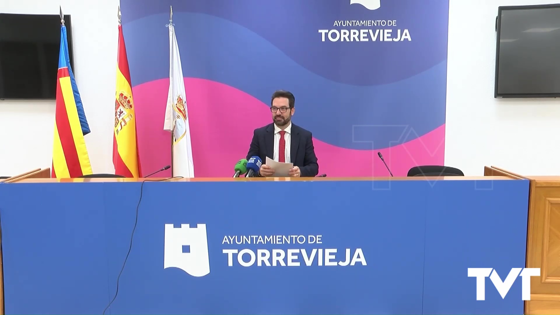 Imagen de La junta de gobierno resuelve tres alegaciones de Sueña Torrevieja sobre la estructura de costes del servicio de transporte urbano 