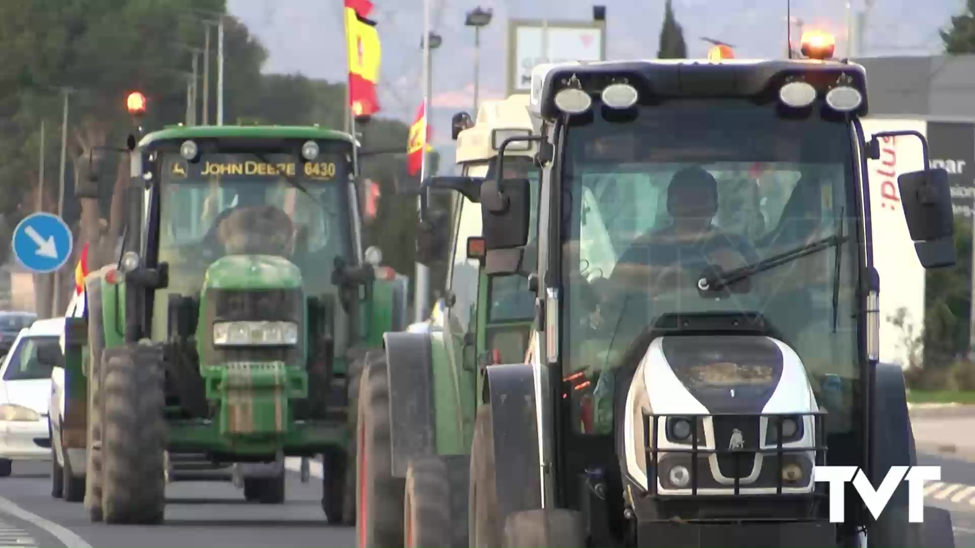 Imagen de Agricultores de la Vega Baja se concentran en el Polígono Industrial La Granadina de San Isidro 