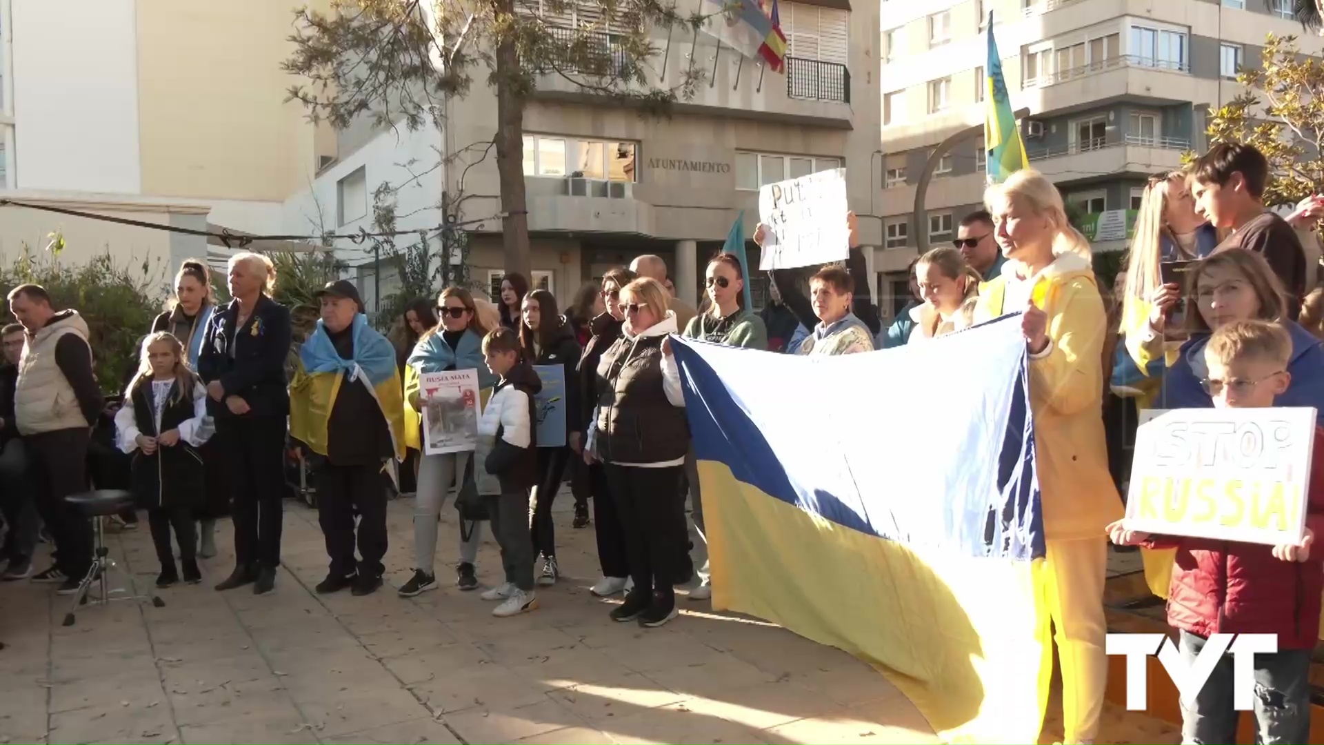 Imagen de Cientos de ucranianos residentes en Torrevieja recuerdan que se cumplen dos años de guerra 