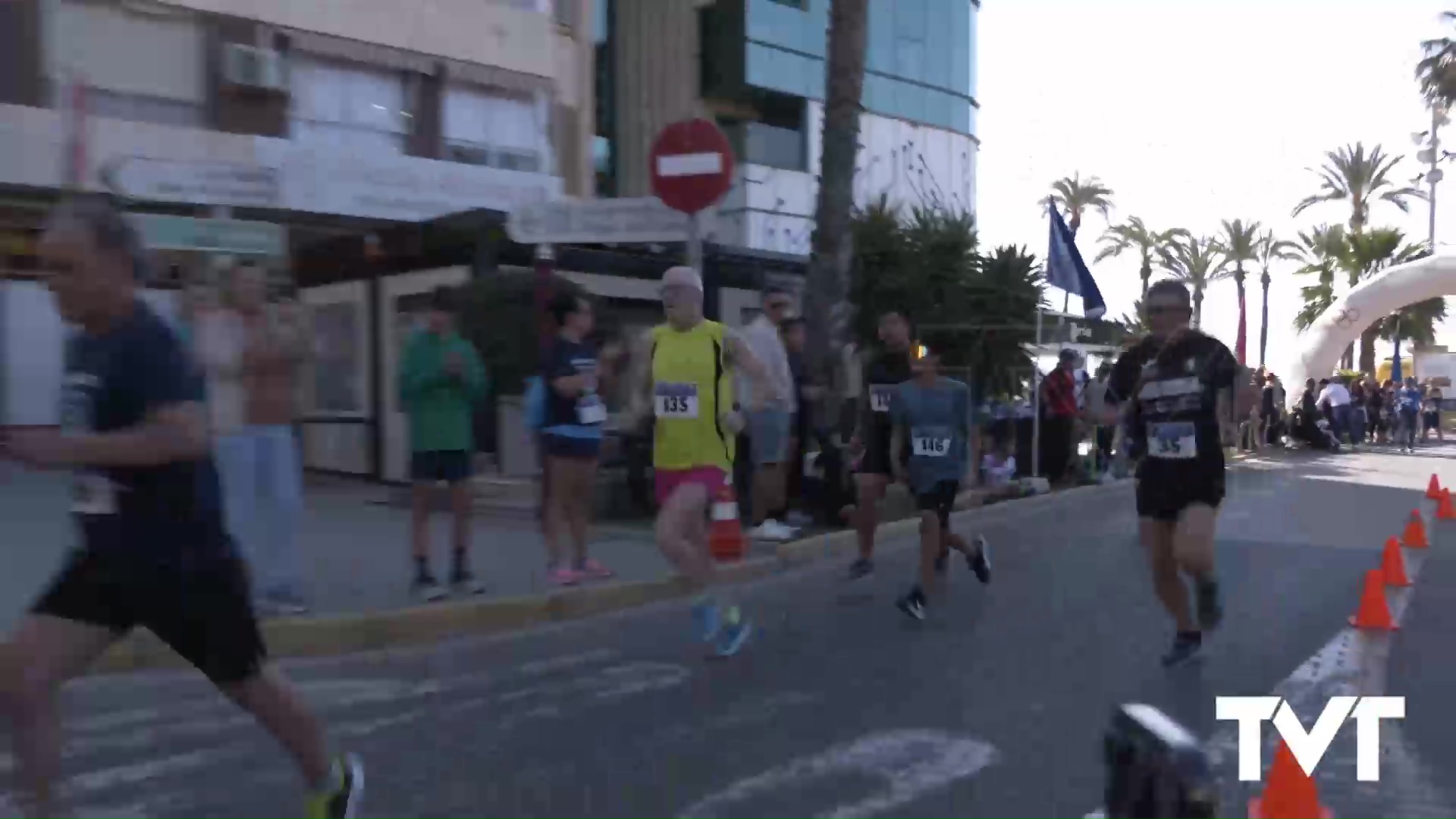 Imagen de Gran éxito de participación con la I carrera marcha solidaria Pasos Azules por el autismo 