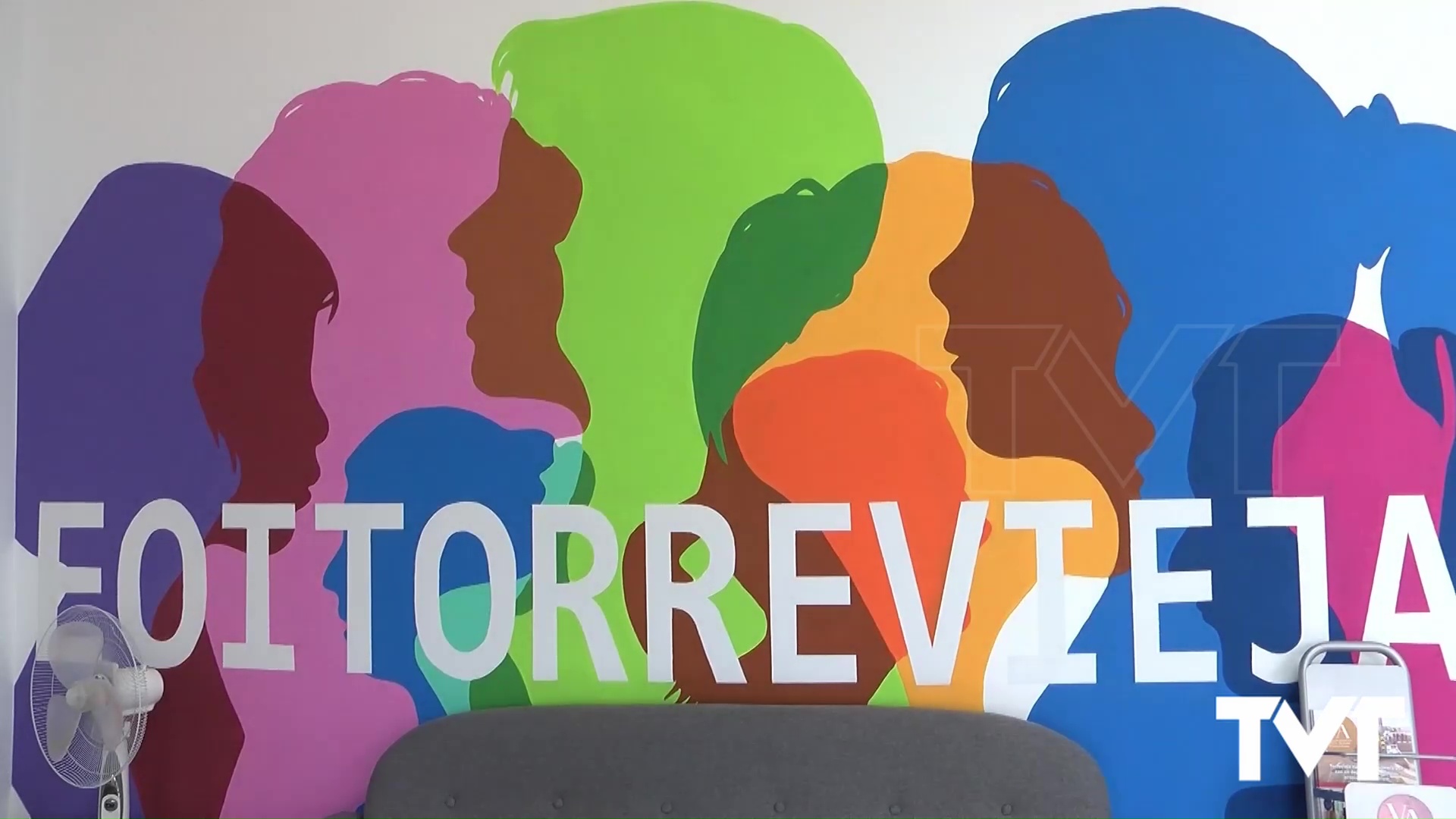 Imagen de Sueña Torrevieja alerta que está en juego la continuidad para el curso 2024-2025 de un gran número de alumnos que cursan en la actualidad sus estudios en la EOI de Torrevieja 