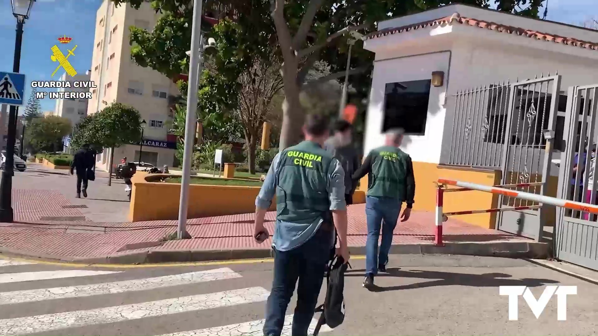 Imagen de El Juzgado de Instrucción de Torrevieja investiga a un centenar de personas acusadas de presuntamente estafar un millón de euros por el método del «hijo en apuros» 