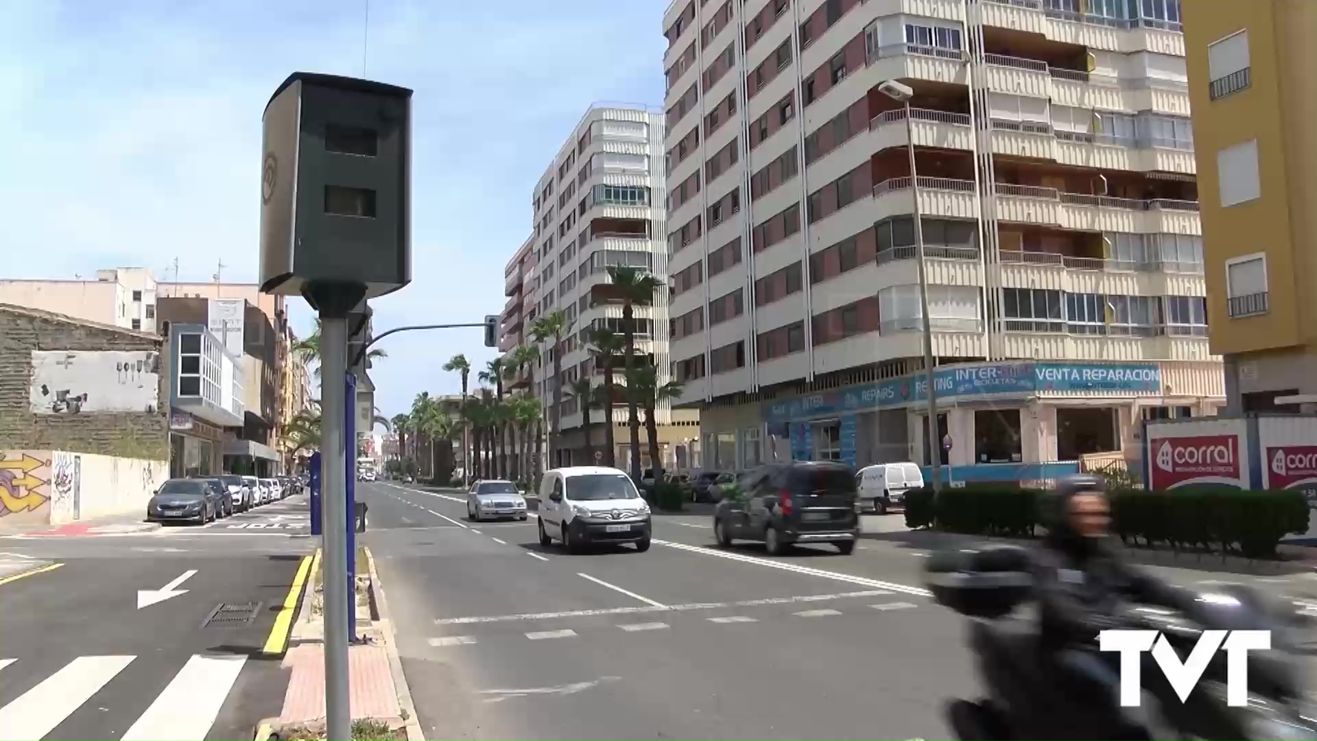Imagen de Policía local de Torrevieja intercepta a un conductor circulando a 145 Km/h por Avda. Gregorio Marañón 