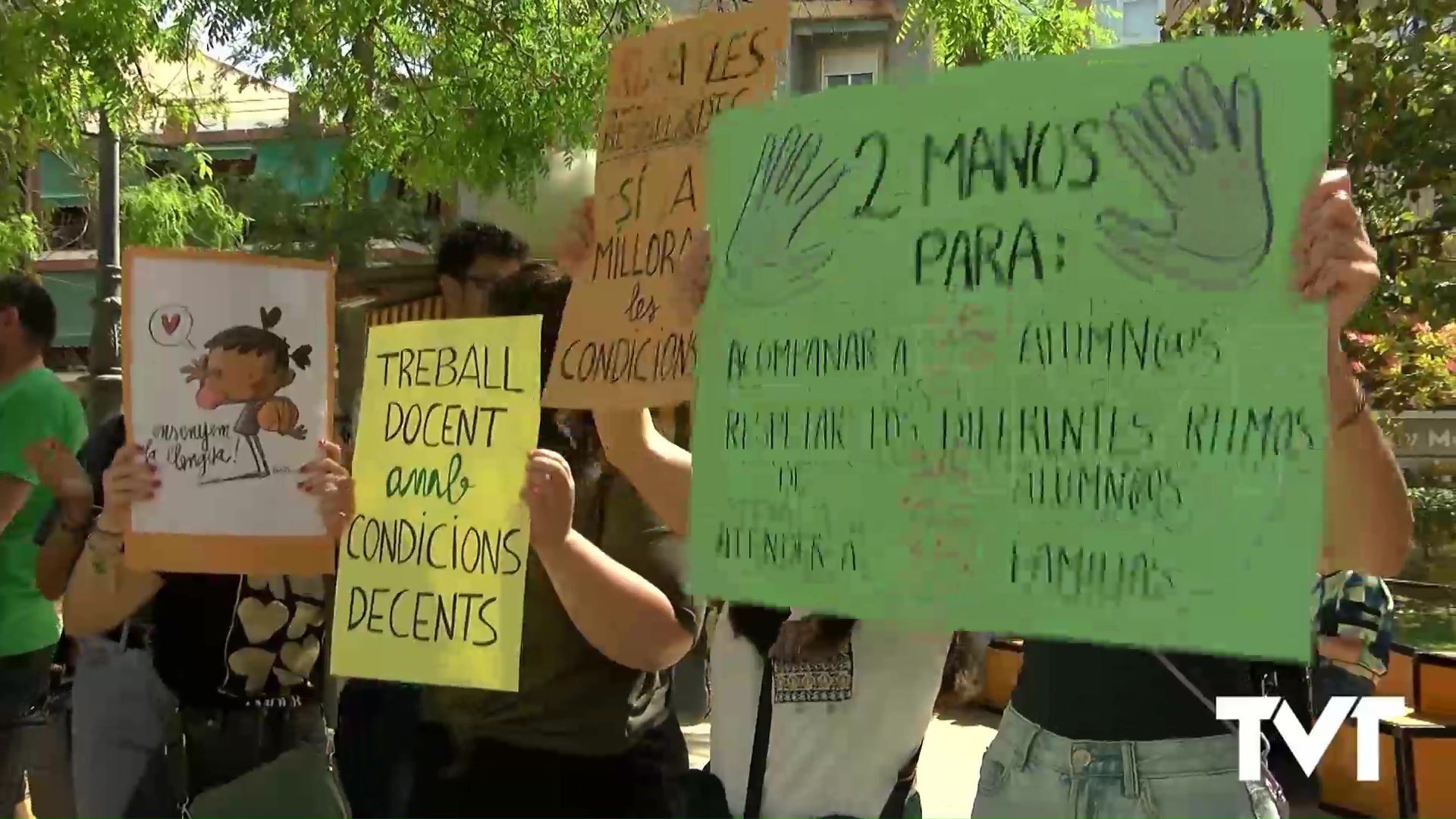 Imagen de Centenares de docentes se unen a la movilización por la educación pública en Torrevieja diciendo NO a los recortes planteados por el Consell