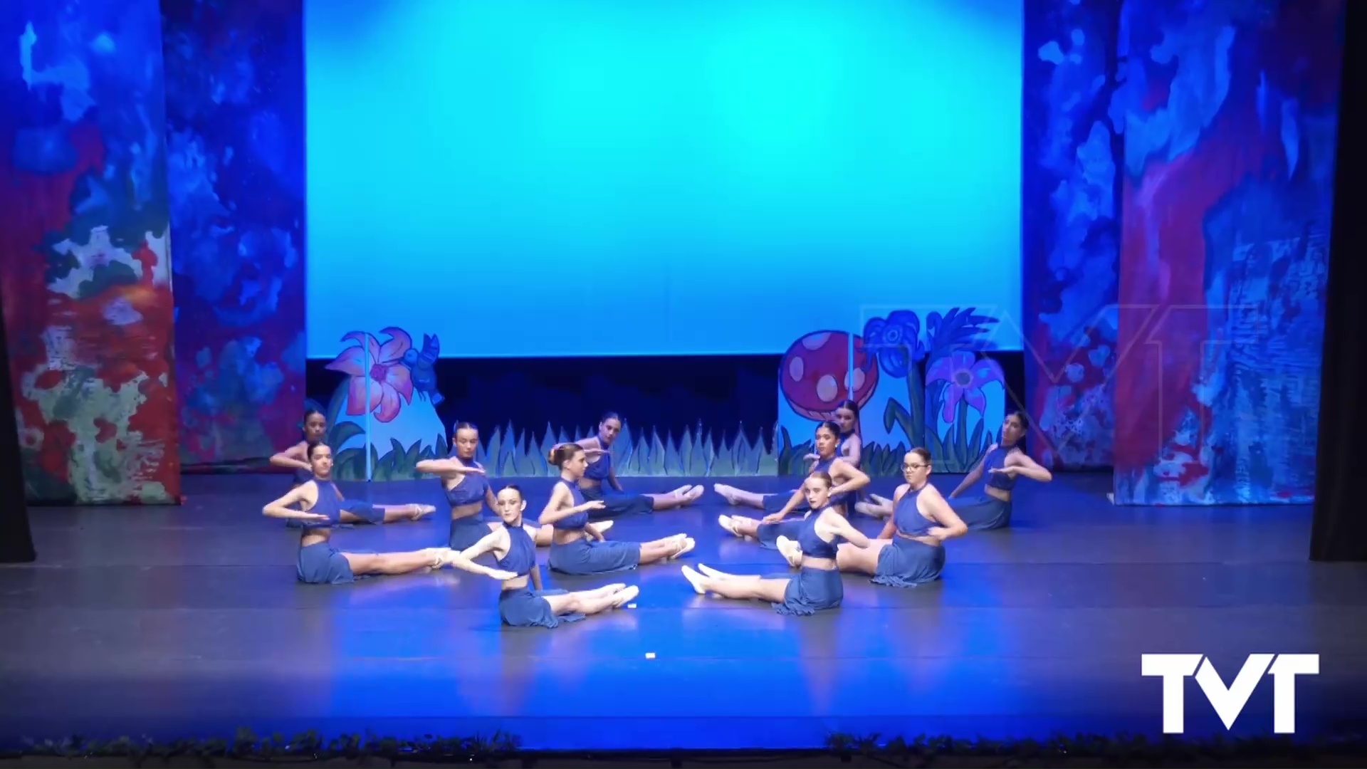 Imagen de La Escuela municipal de danza nos sorprende con un bosque maravilloso de arte