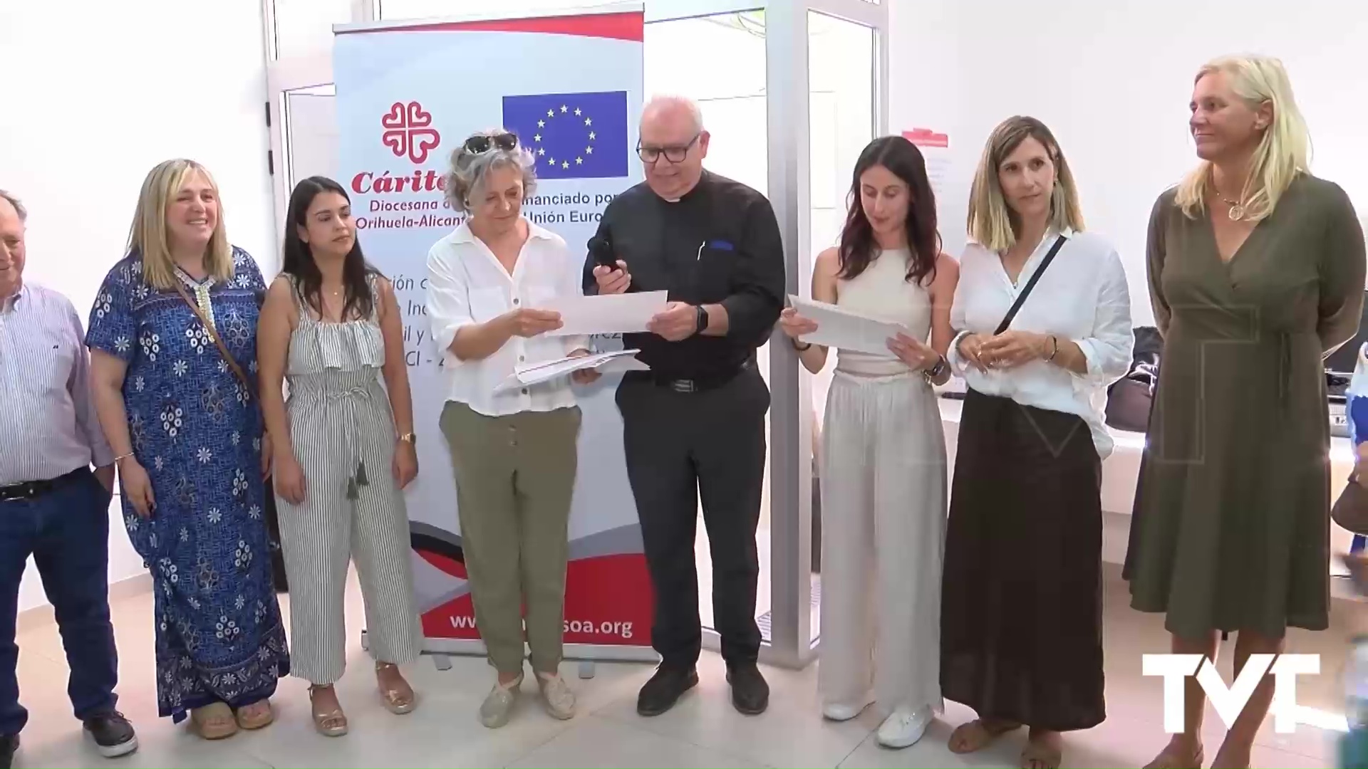 Imagen de CORTINILLA. Cáritas La Inmaculada entrega los diplomas a sus alumnos de español 
