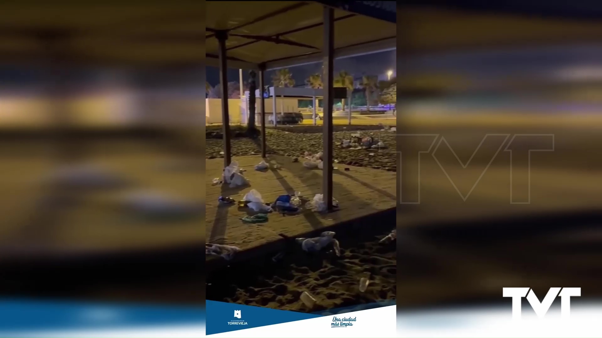 Imagen de Hasta 22 toneladas de basura recogieron los equipos de limpieza en playas y paseos tras la celebración de la noche de San Juan