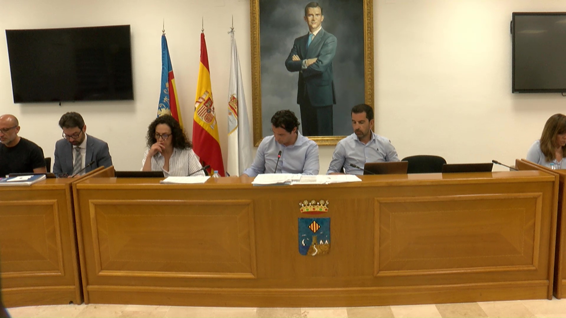 Imagen de El albergue municipal de animales, la nueva estación de autobuses, o las obras pendientes en centros educativos fueron otros de los asuntos que pasaron pleno con más de 80 preguntas y ruegos registrados 