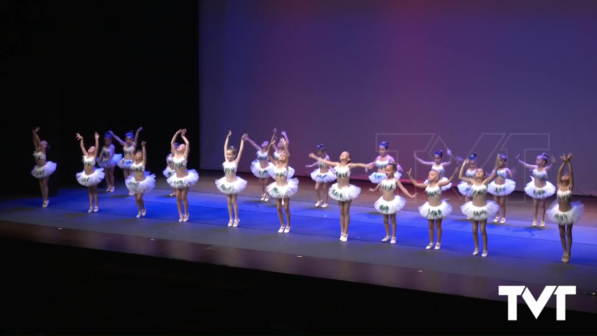Imagen de Mery Dance Academy triunfó con el su espectáculo «Tienes una cita con el tiempo» para celebrar su 15 aniversario         