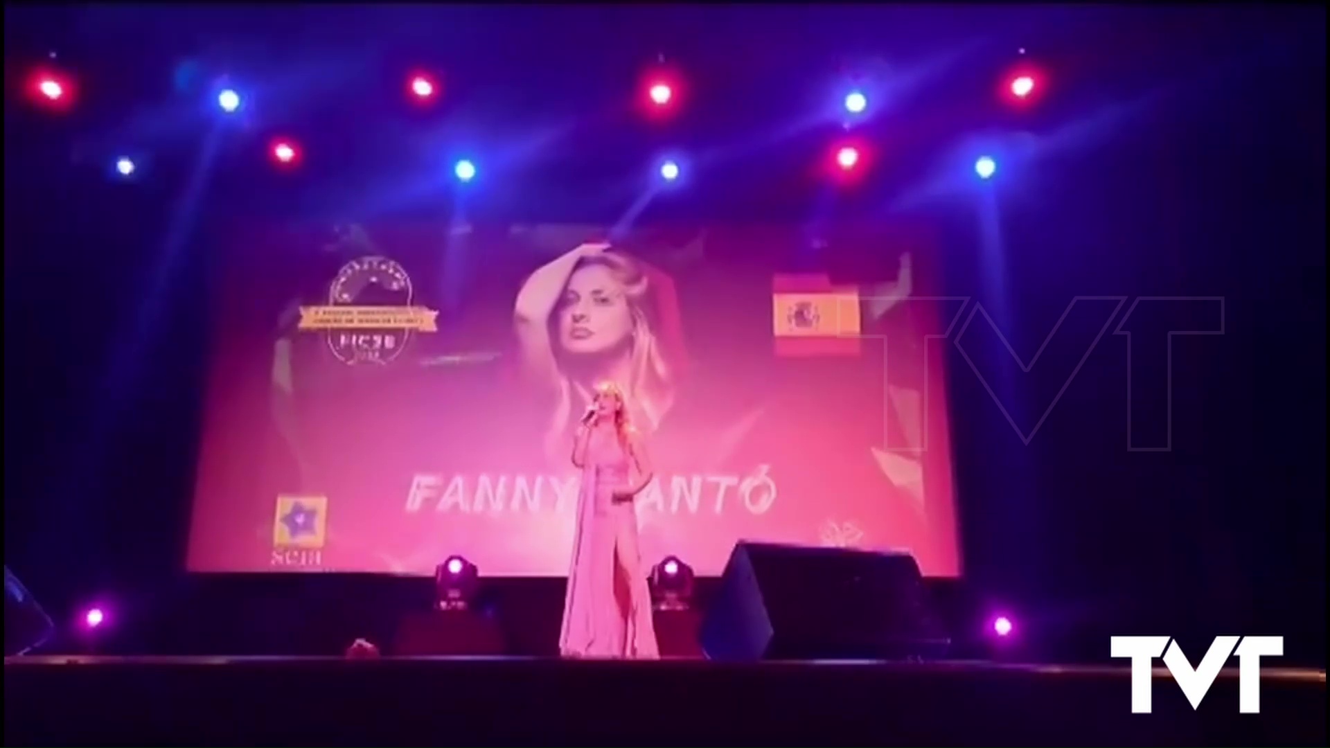 Imagen de La artista Fanny Cantó triunfa en el extranjero con una extraordinaria versión de la canción «Hoy tengo ganas de tí» 