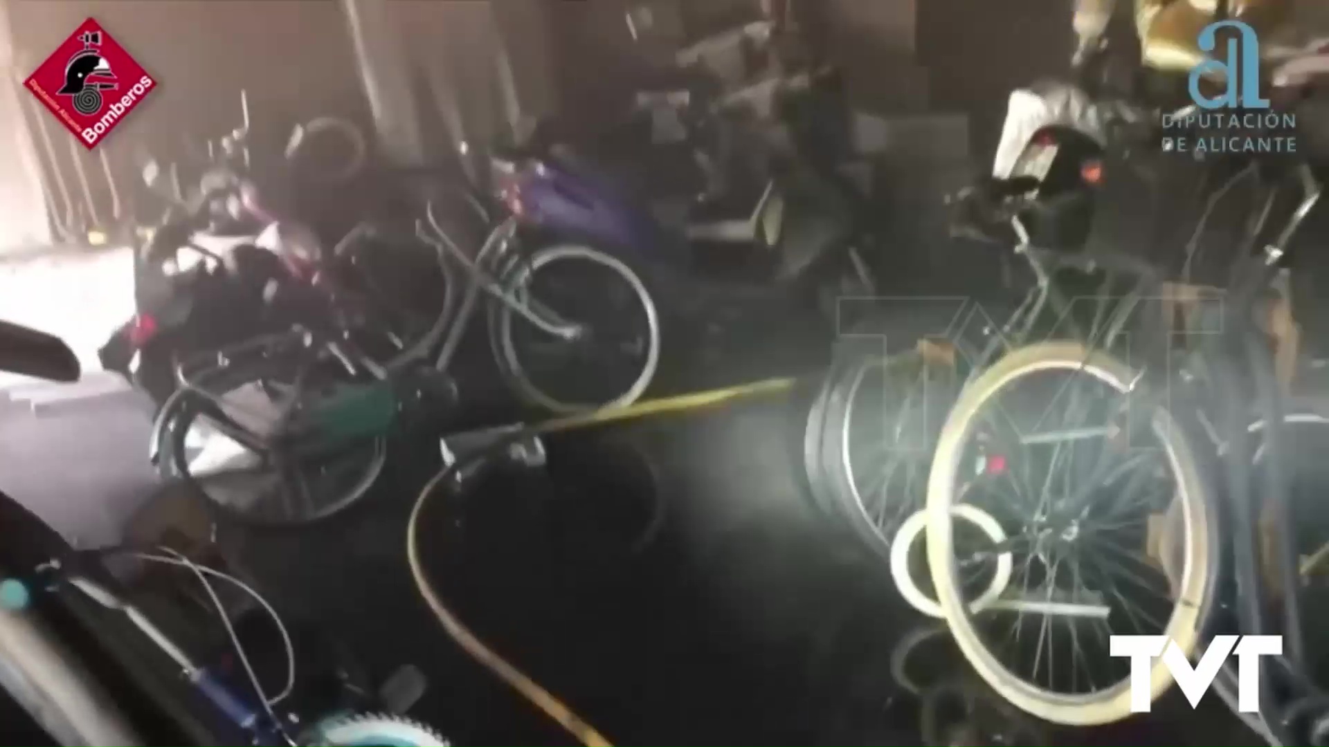 Imagen de Sofocado incendio en un trastero que acumulaba gran cantidad de enseres