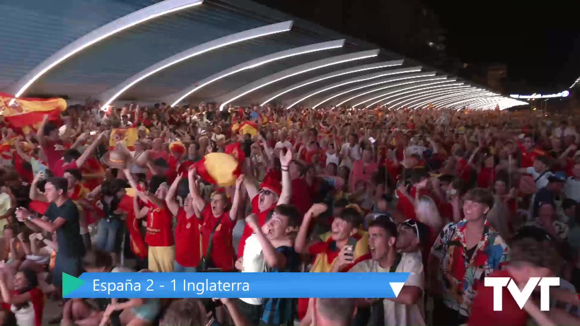 Imagen de Un paseo Vista Alegre a rebosar celebra por todo lo alto la cuarta Eurocopa de la Selección Española