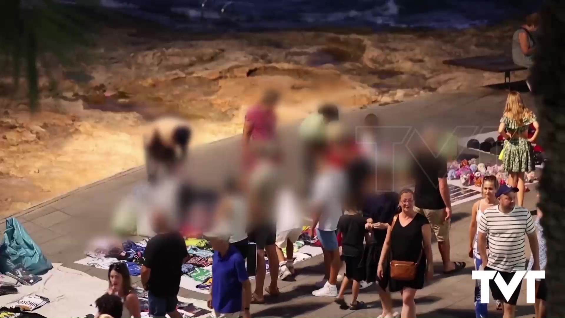 Imagen de El subdelegado de gobierno se mantiene en que Torrevieja dispone de la Guardia Civil más importante de España con la que poder afrontar el problema del Top Manta en Torrevieja 