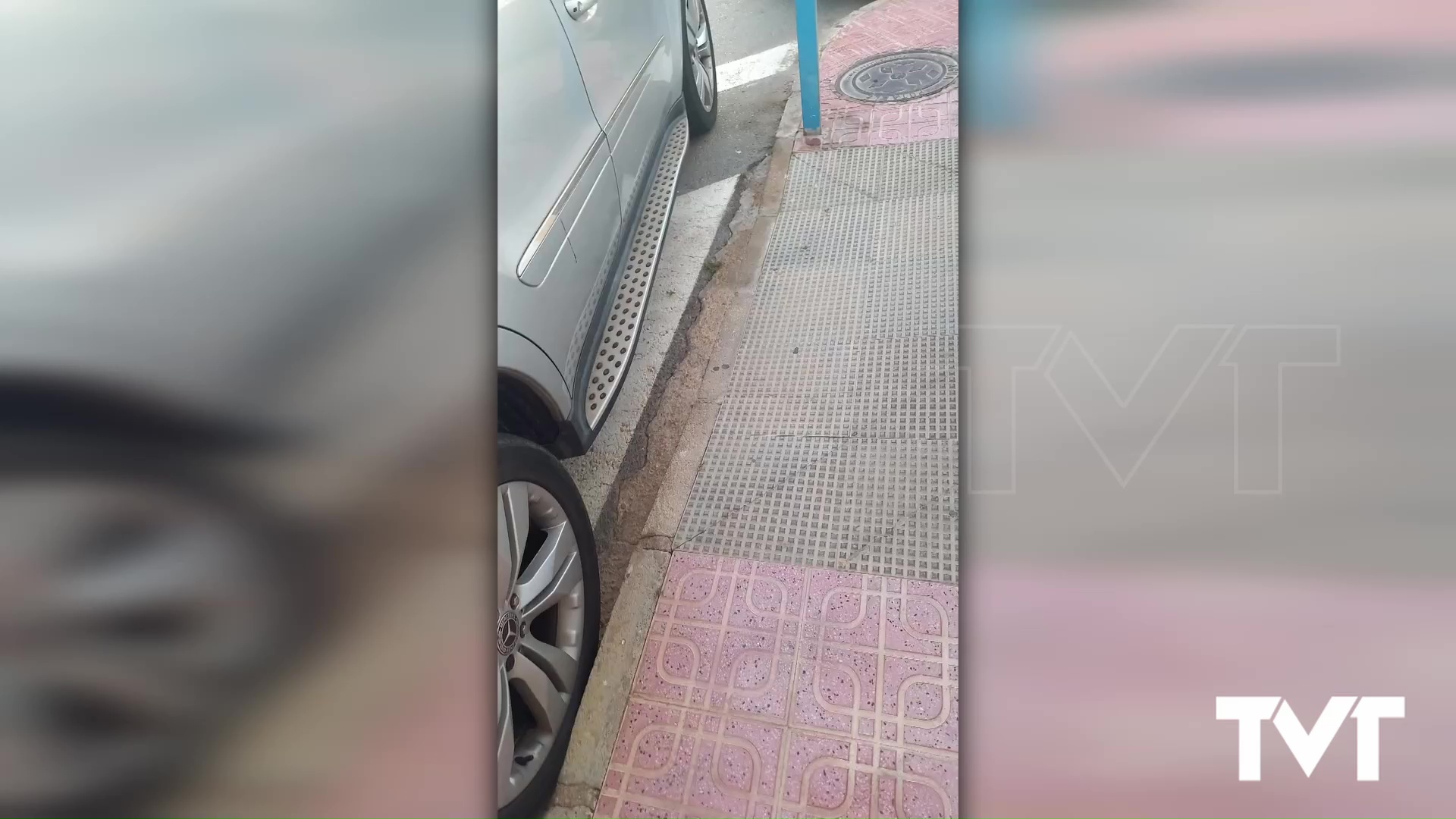 Imagen de Los pasos de peatones y las rampas para movilidad reducida NO son plazas de estacionamiento