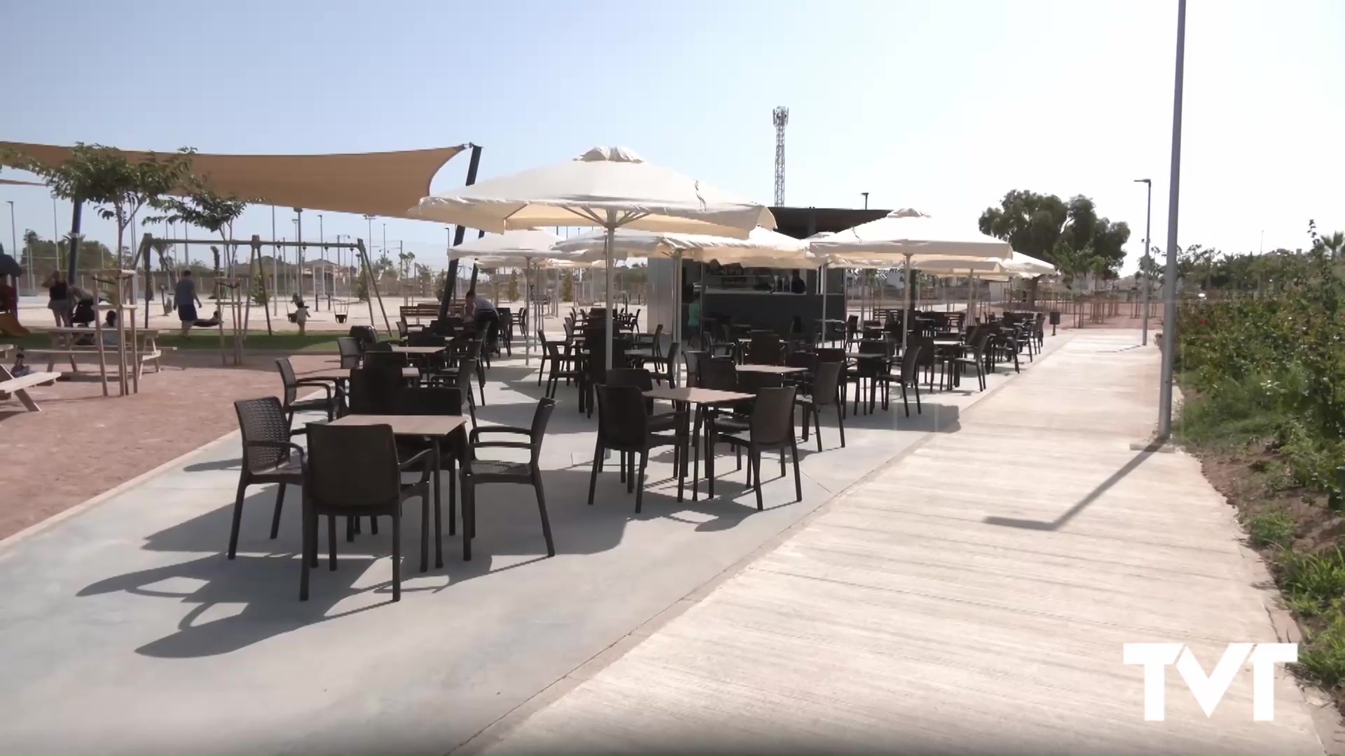 Imagen de Abre el kiosko del nuevo parque de La Siesta y se pone en marcha nueva web para la reserva de las pistas de pádel 