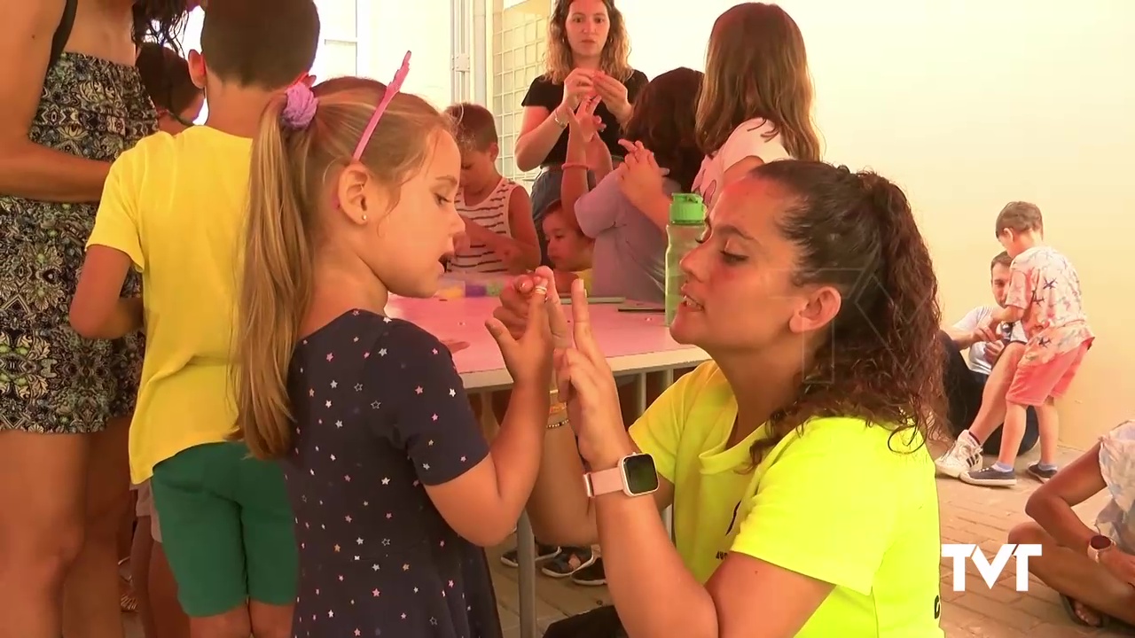 Imagen de Talleres creativos y divertidos en el patio de la Biblioteca durante el mes de agosto