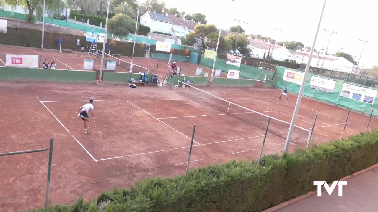 Imagen de Sergi Micó y Judith Perelló, ganadores del 46 Torneo de Tenis Ciudad de Torrevieja