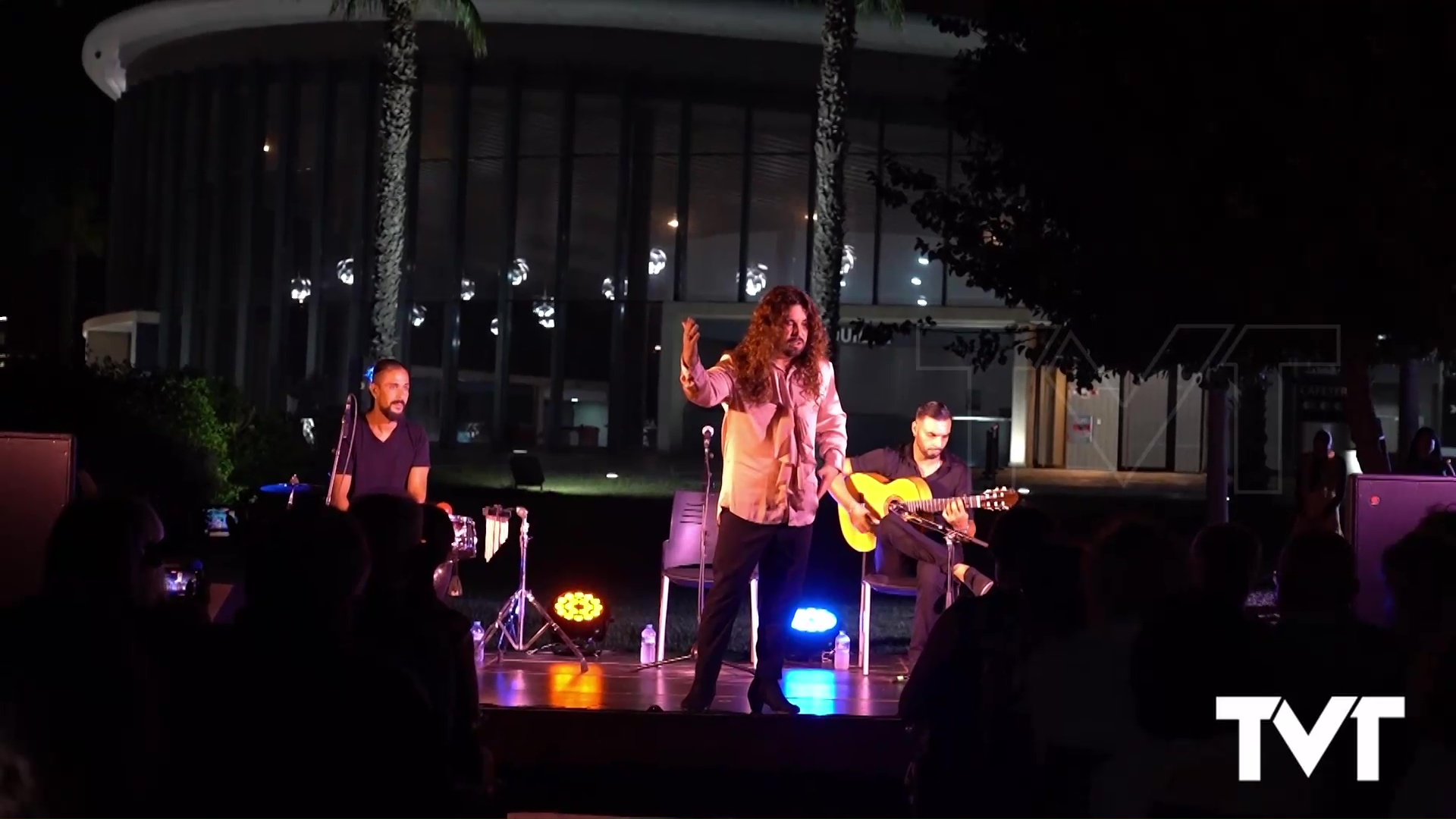Imagen de El flamenco y la gastronomía se fusionan en los alrededores del Auditorio Internacional de Torrevieja