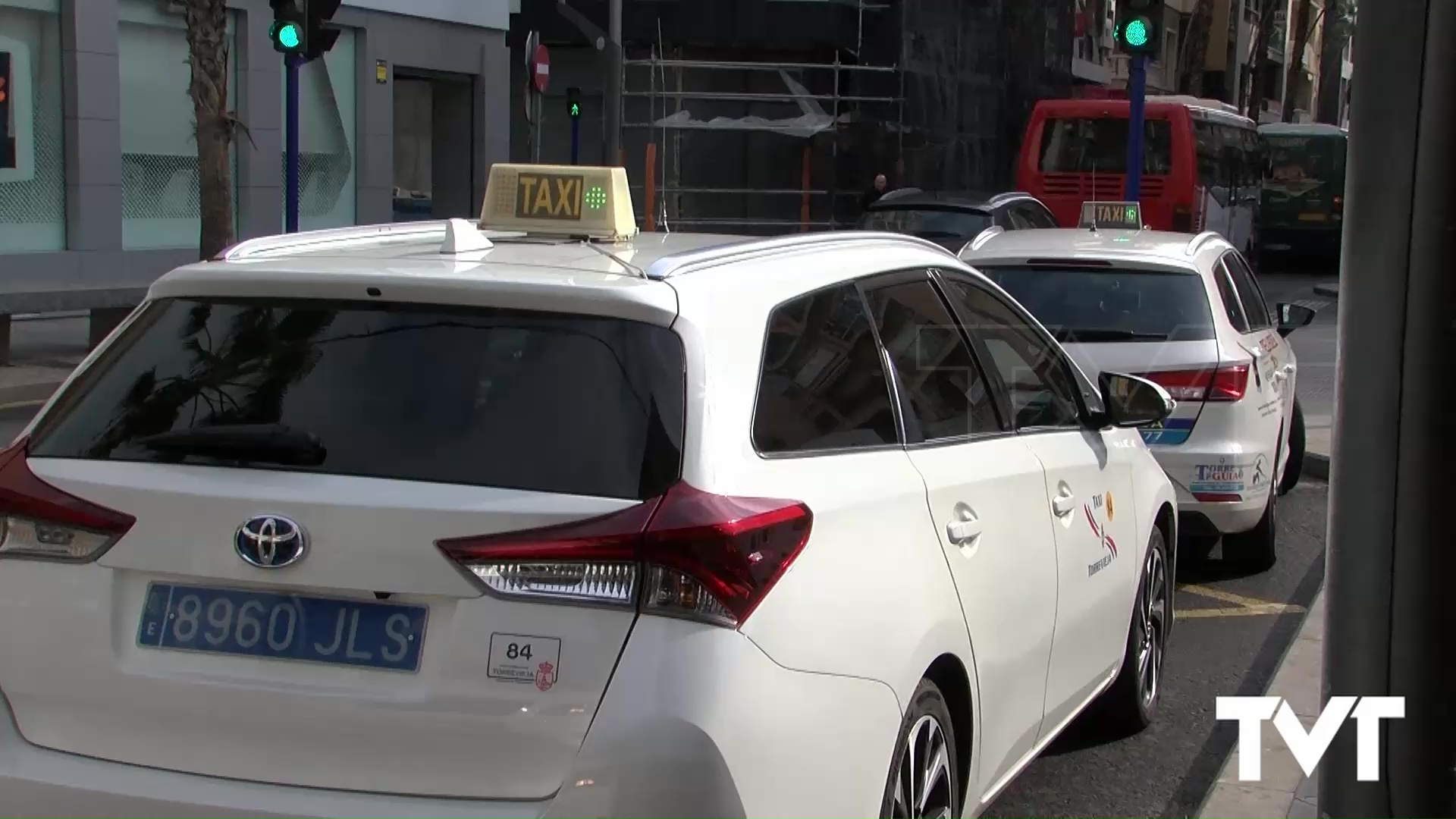 Imagen de Sueña Torrevieja propone 30 licencias de taxi temporales para descongestionar el «caos» en el servicio