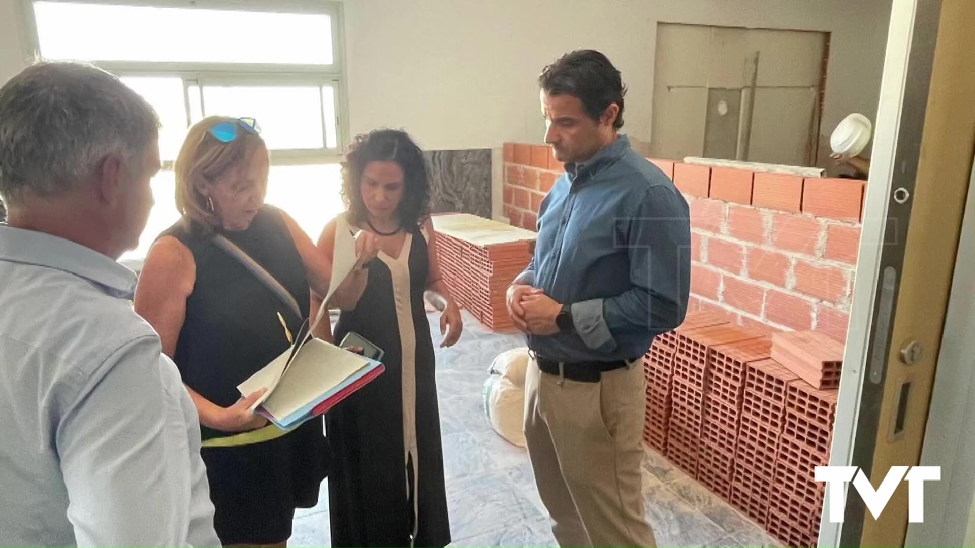Imagen de La Secretaria Autonómica del Sistema Sociosanitario visita las obras de rehabilitación de la residencia para personas con discapacidad
