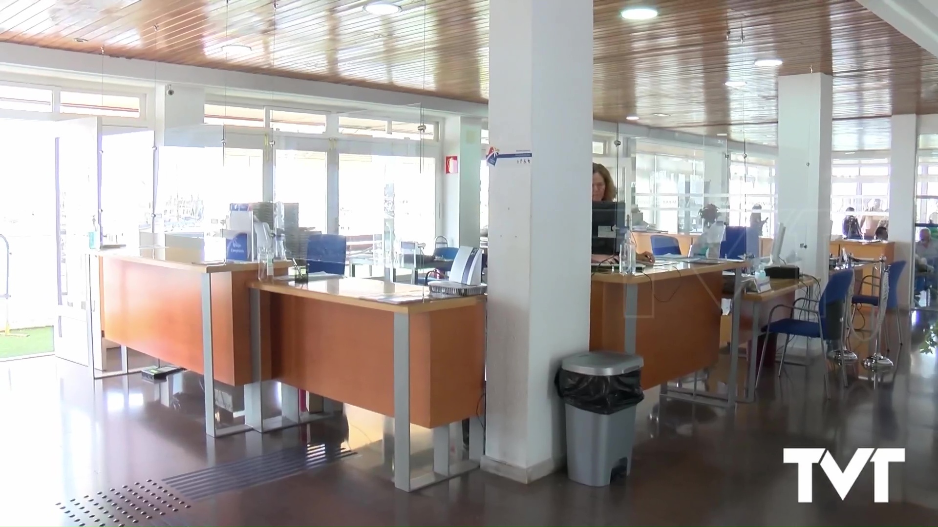 Imagen de Turisme Comunitat Valenciana prorroga con el Ayuntamiento de Torrevieja un convenio de colaboración para el mantenimiento y actualización del programa de la Red Tourist Info