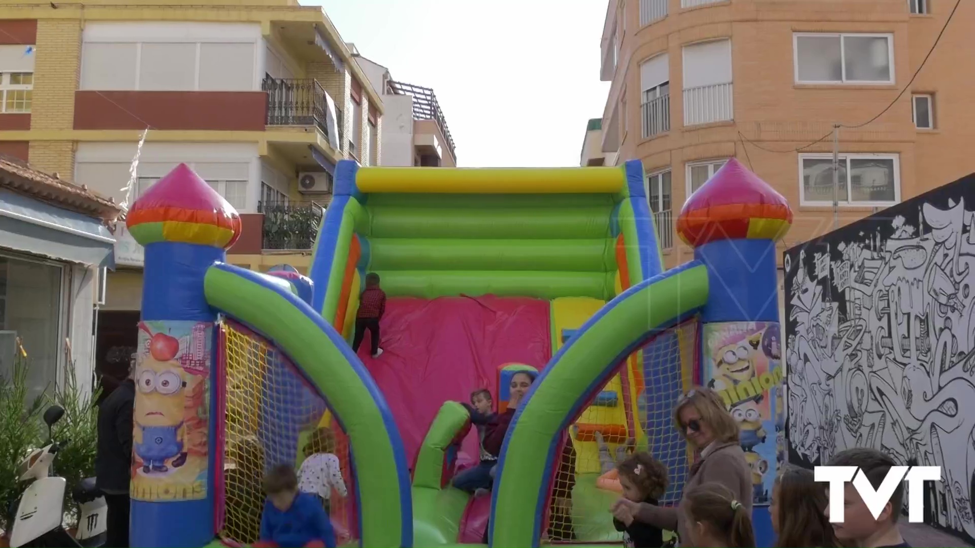 Imagen de La Hoguera Molinos del Calvario celebra su Verbena de Verano en el Paseo Vista Alegre
