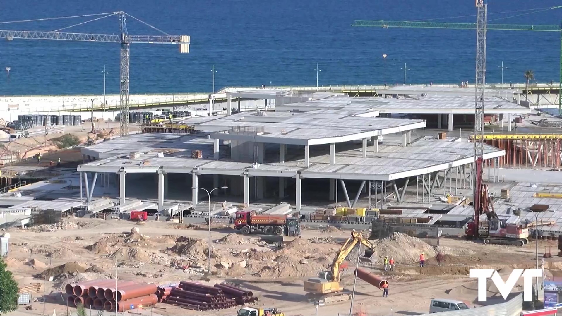 Imagen de Comienzan los trabajos de albañilería y cerramiento exterior de los locales de la nueva zona de ocio del puerto de Torrevieja