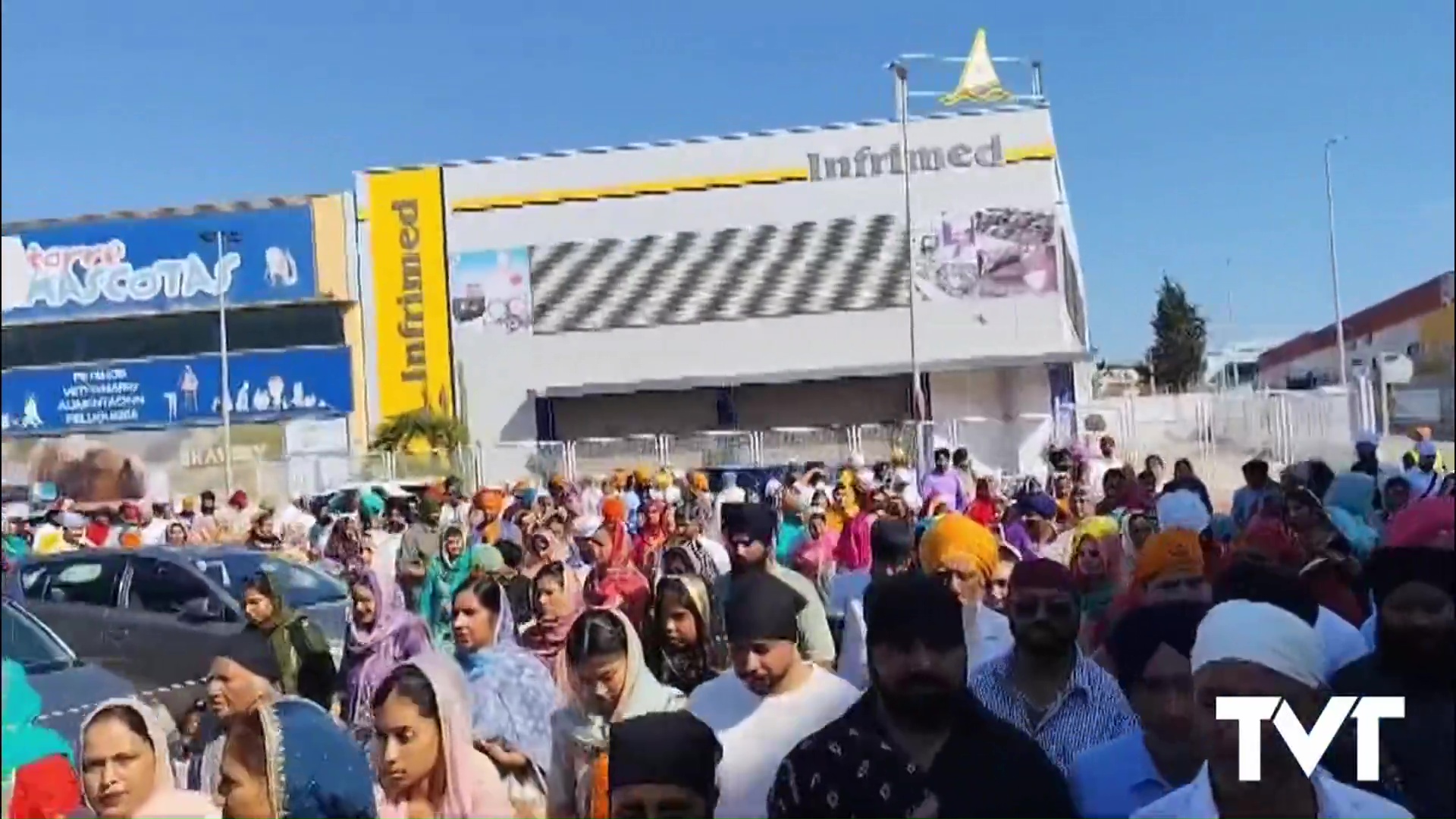 Imagen de Cerca de un millar de personas participaron en el desfile Sikhi celebrado en Torrevieja