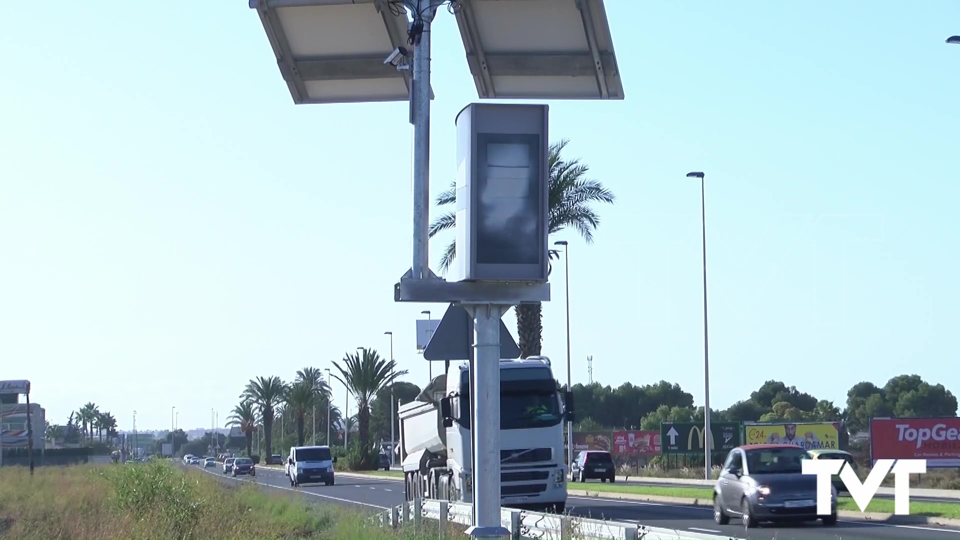 Imagen de Aparece tapado con pintura el radar fijo instalado por Generalitat en la CV 905 a su paso por Torrevieja
