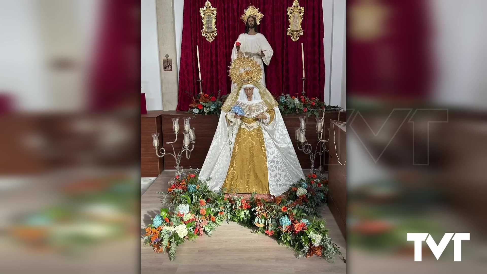 Imagen de Ofrenda floral de los hermanos honorarios de Protección Civil Torrevieja 
