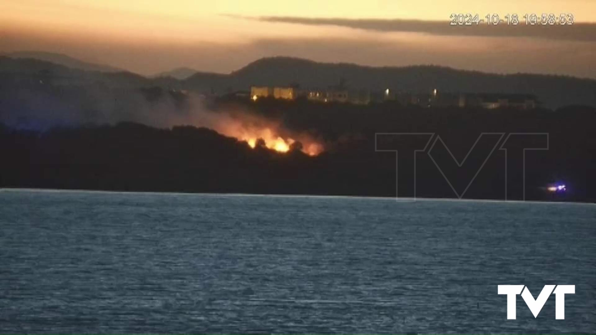 Imagen de Impactante incendio en el Parque Natural de la Laguna de La Mata