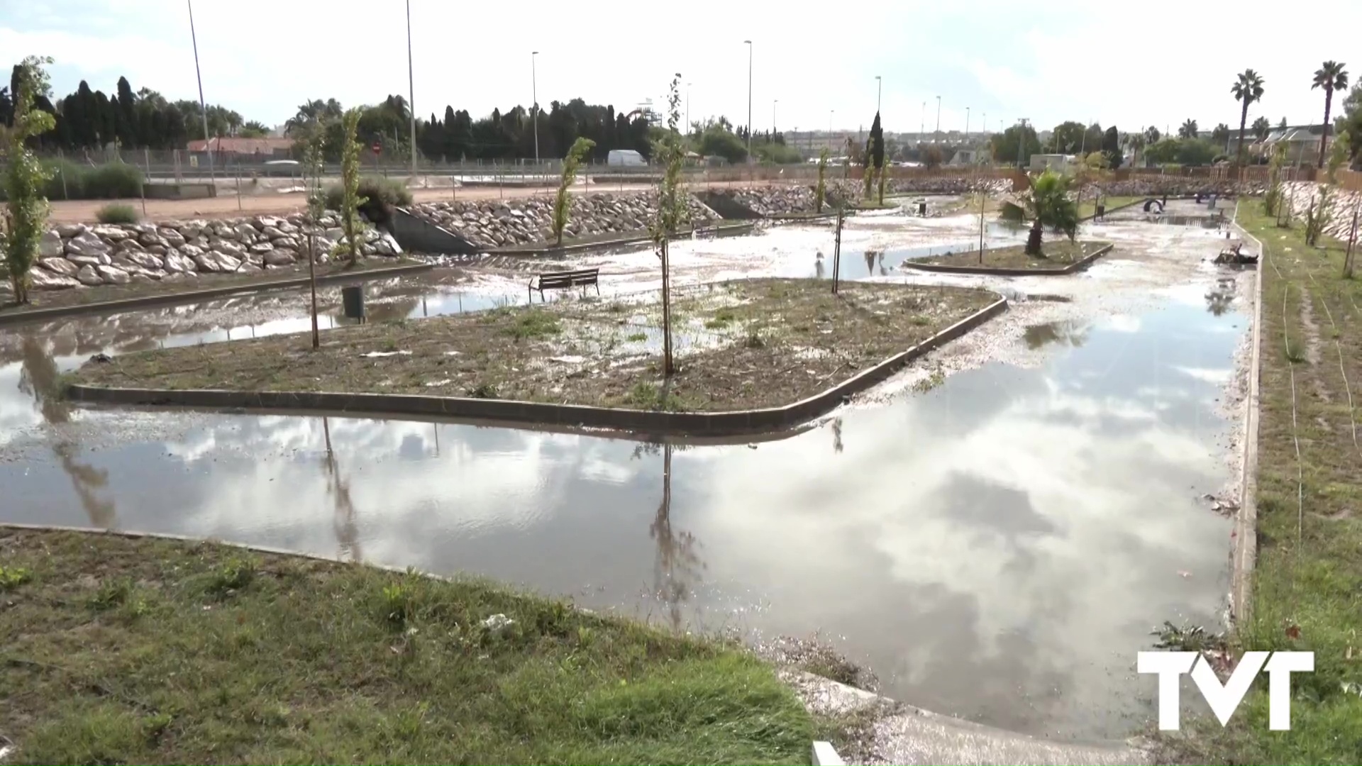 Imagen de La balsa de laminación y parque inundable de Doña Inés demuestra que cumple objetivos ante momentos de lluvias torrenciales 