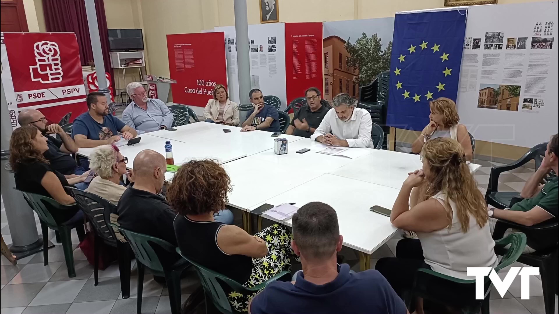 Imagen de El PSOE comarcal denuncia públicamente el recorte de 26 aulas en las escuelas oficiales de idiomas de Torrevieja (15) y de Orihuela (11) dejando a 1000 alumnos sin formación