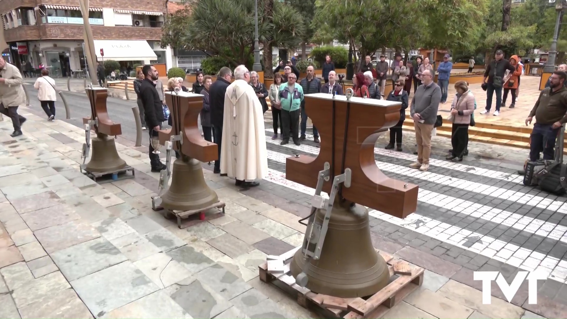 Imagen de Instaladas las 3 campanas ya restauradas de la torre de Poniente de la Parroquia de la Inmaculada
