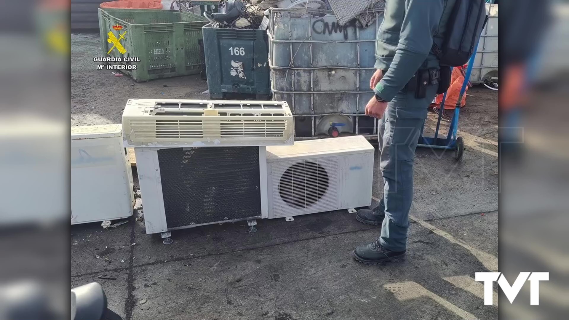 Imagen de La Guardia Civil investiga una vivienda en Torrevieja utilizada para el tráfico ilegal de gases refrigerantes