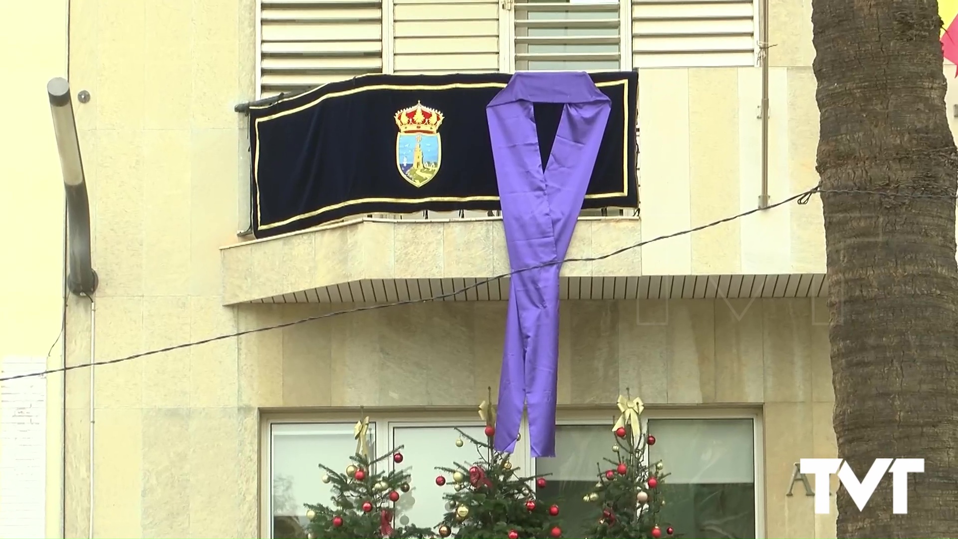 Imagen de Torrevieja se suma a la conmemoración del 25 N con una declaración institucional