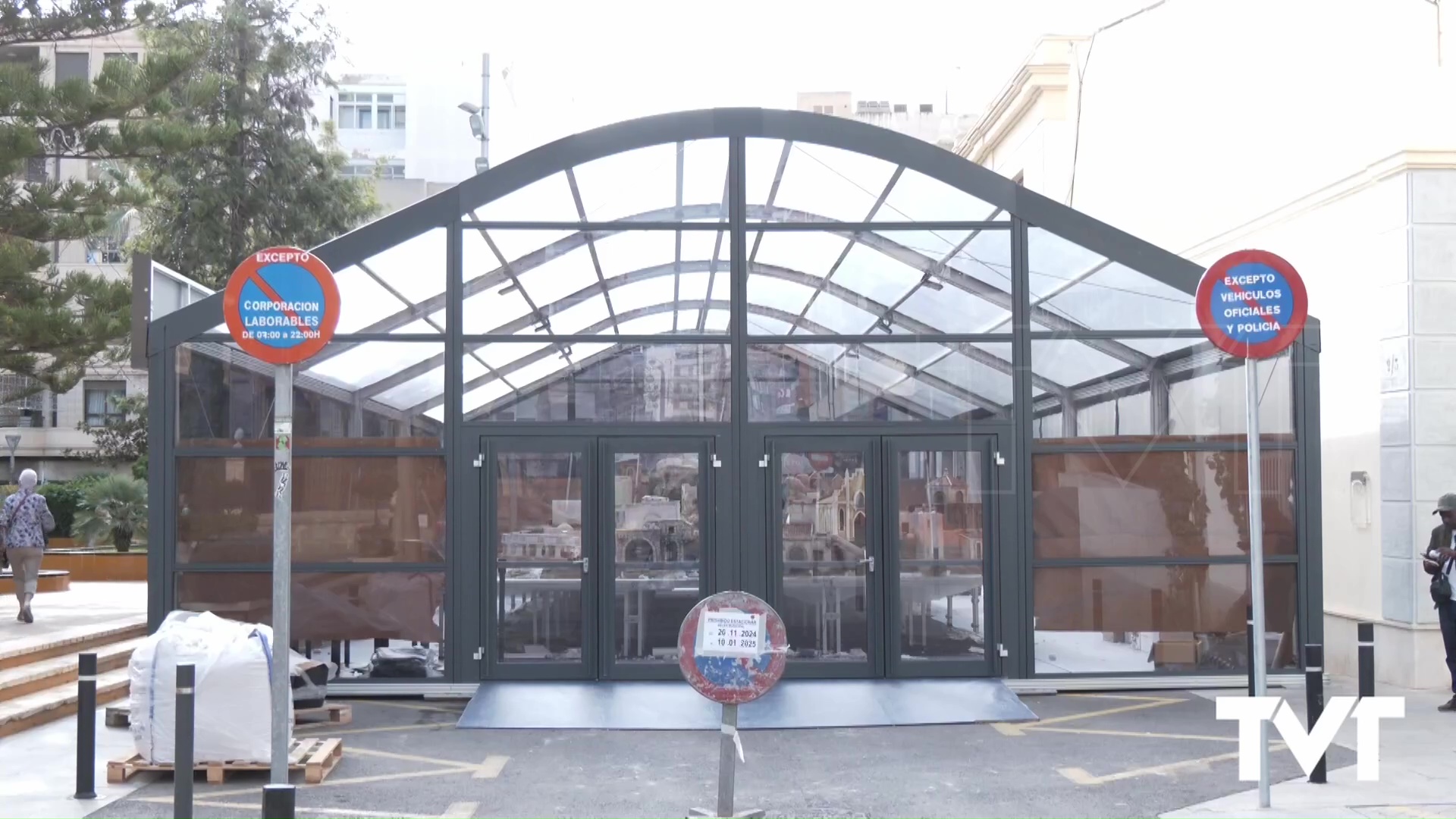 Imagen de Instalada la carpa 100% acristalada que cubrirá el Belén municipal 