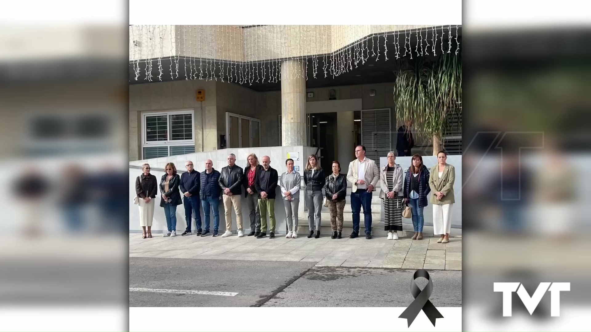 Imagen de Torrevieja se suma al minuto de silencio como condena al asesinato de la joven Cloe en Orihuela 