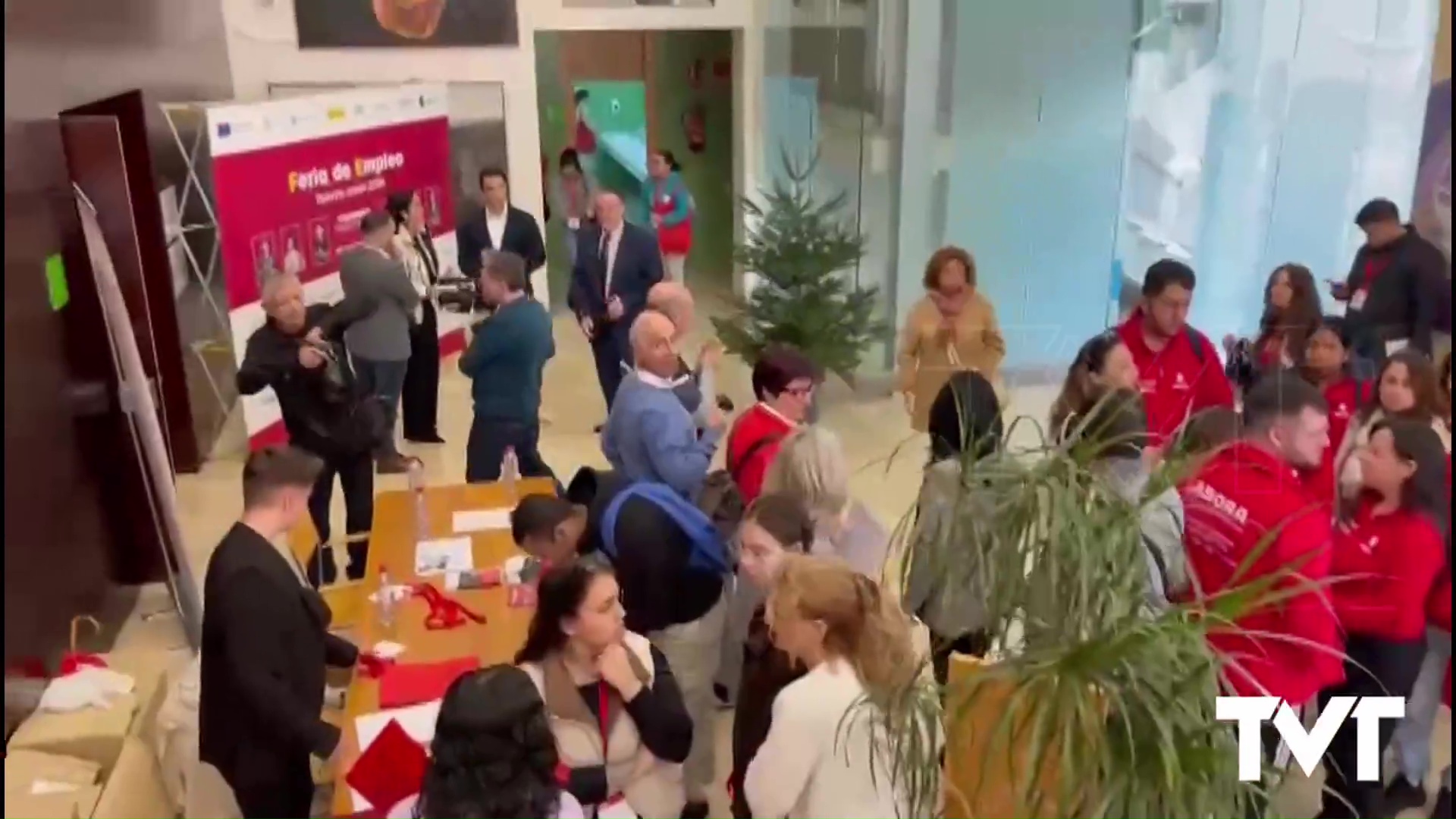 Imagen de Cientos de jóvenes acuden a la Feria de Empleo TALENTO JOVEN