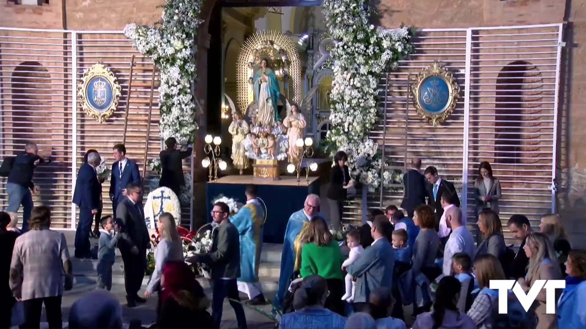 Imagen de Multitudinaria Ofrenda Floral a la patrona de Torrevieja, La Purísima