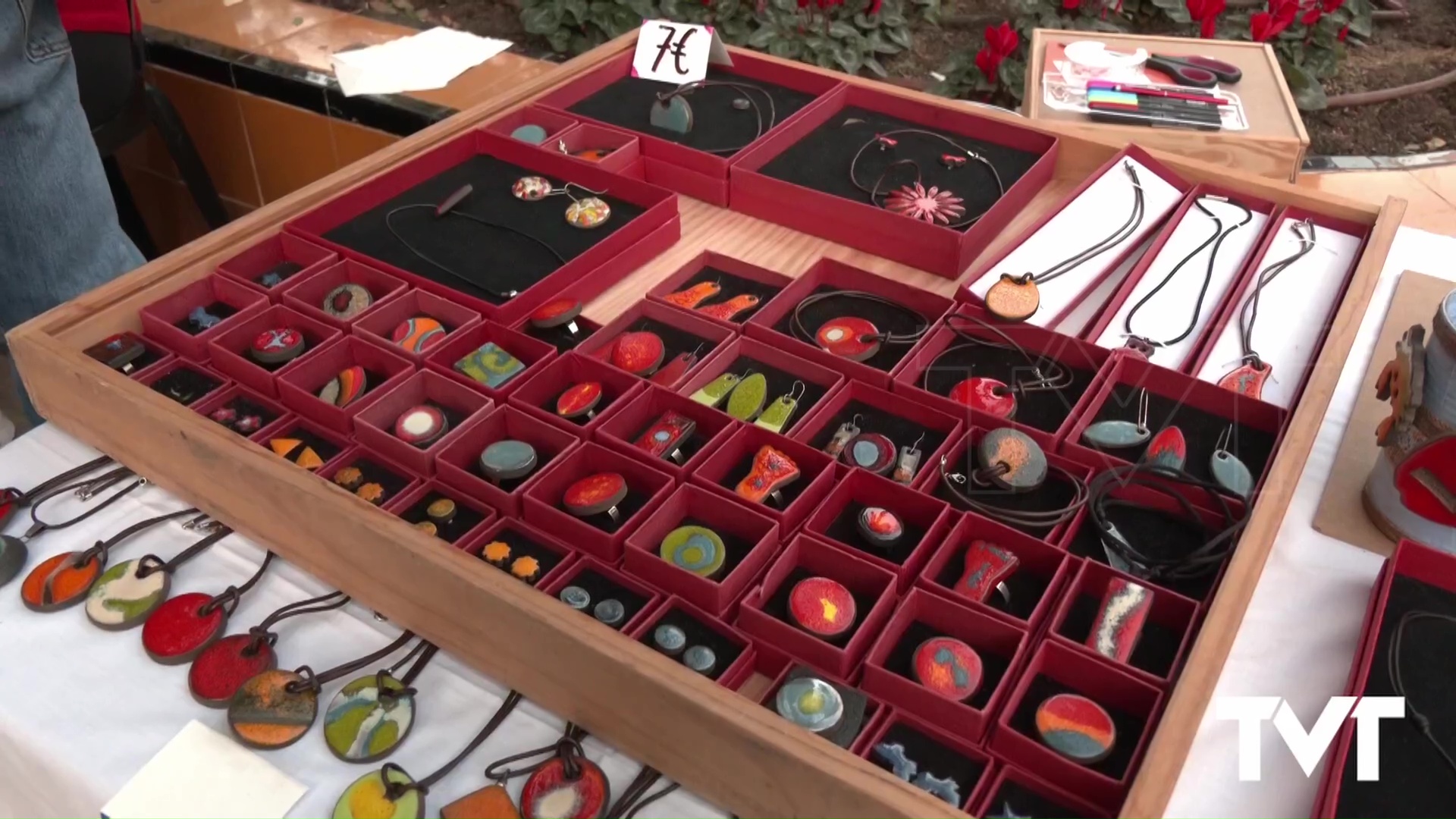 Imagen de Más de 130 artesanos se reúnen en la IV Feria de artesanía creativa de Conchi Vaquero