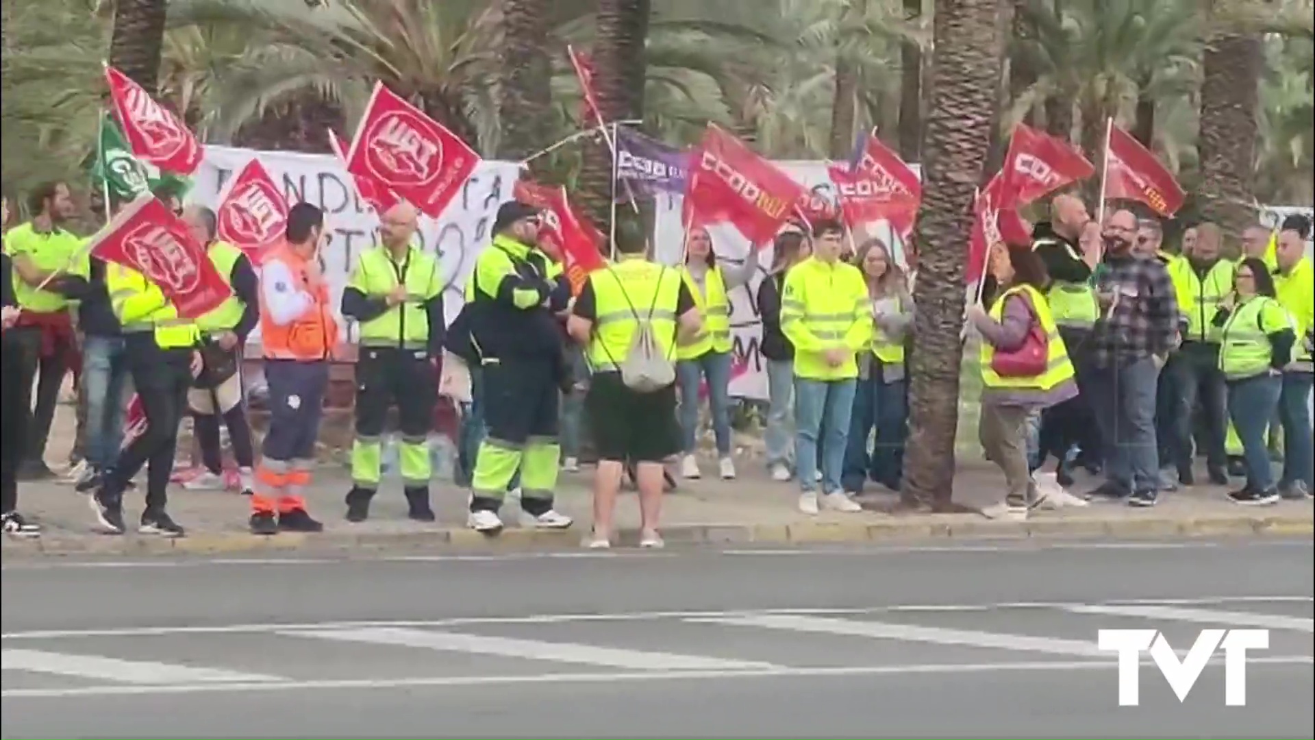 Imagen de El sector de transporte sanitario y Técnicos de emergencias sanitarias en huelga indefinida. El 5 de diciembre se concentrarán en el Hospital de Torrevieja 