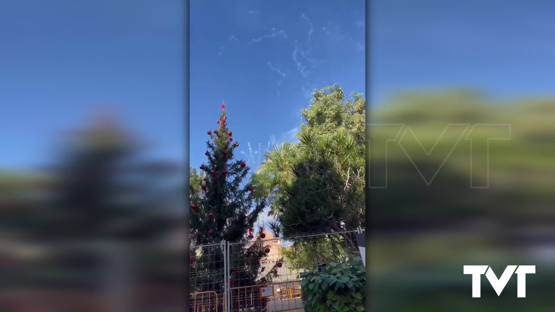 Imagen de Mascletá y tardeo por las calles peatonales en las fiestas patronales