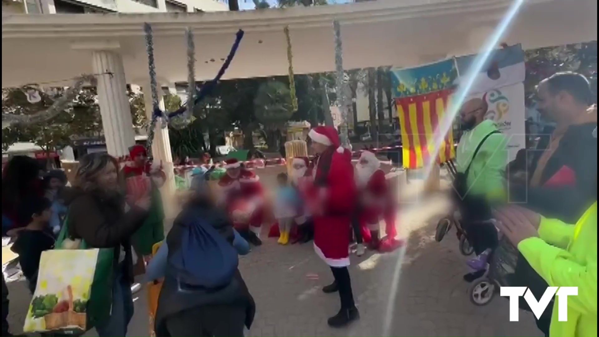 Imagen de La asociación Donaciones Torrevieja traslada la magia de la Navidad a Paiporta y Picaña 