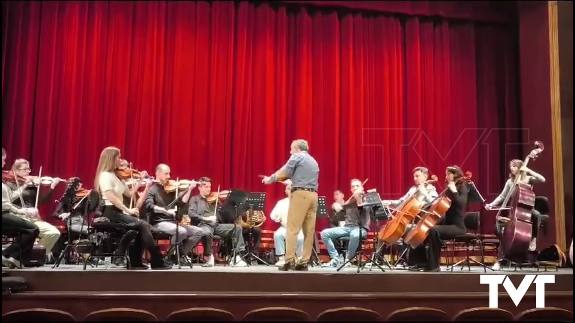Imagen de El torrevejense José Francisco Sánchez viaja hasta Estambul para dirigir la Orquesta de cámara de Aromsa