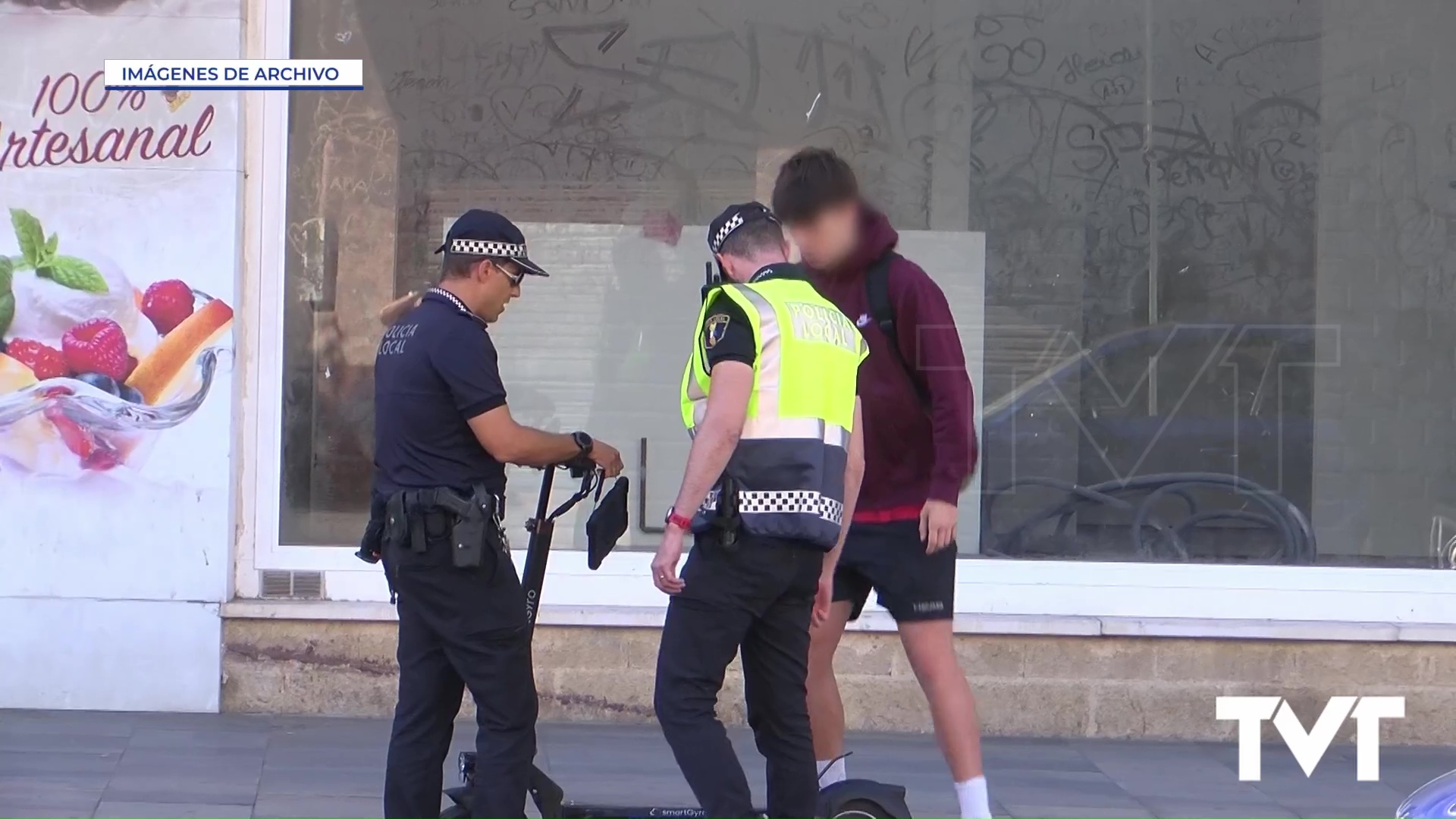 Imagen de Policía local de Torrevieja intensifica los controles de patinetes eléctricos