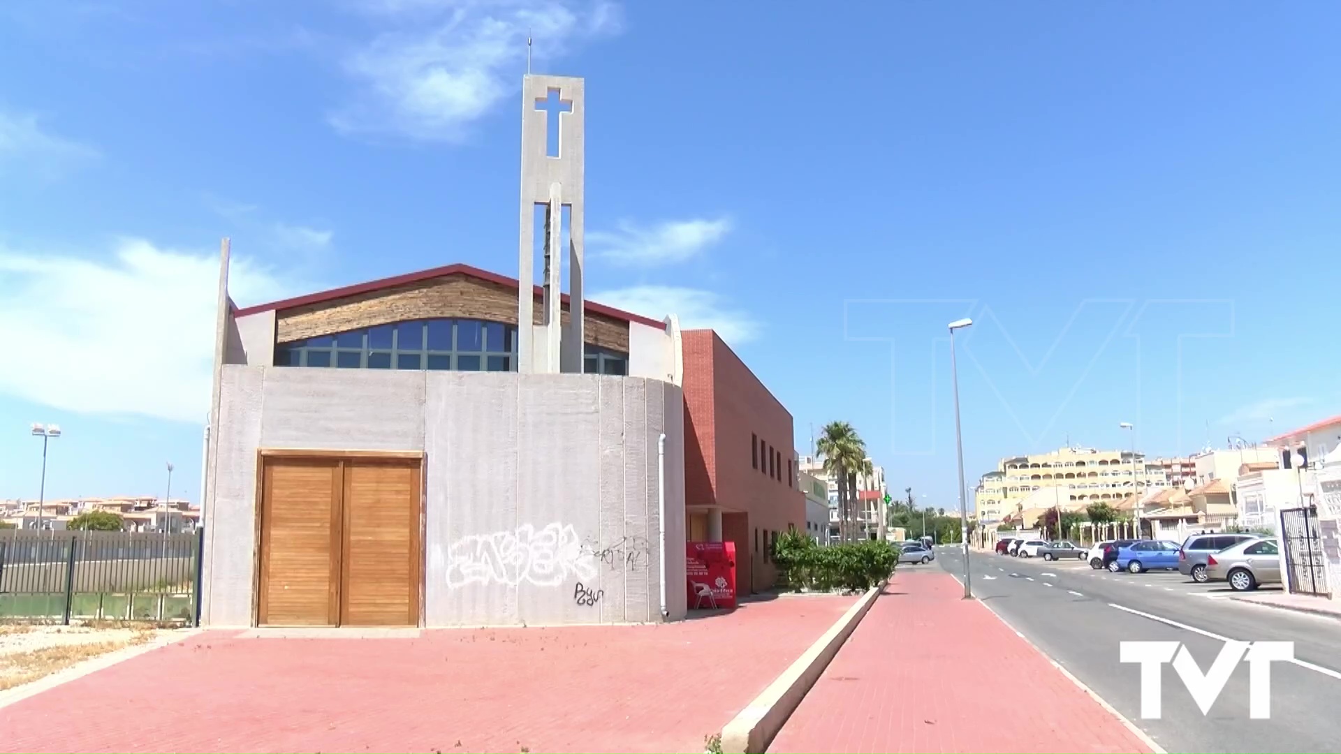 Imagen de El obispado cierra el templo de El Salvador en Torrevieja. El inmueble y la parcela vuelven a propiedad municipal