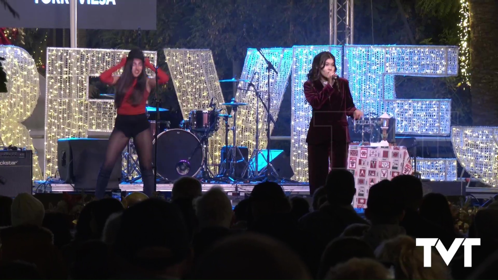 Imagen de La joven Zhanel Ali iluminó con su voz el escenario de la Plaza
