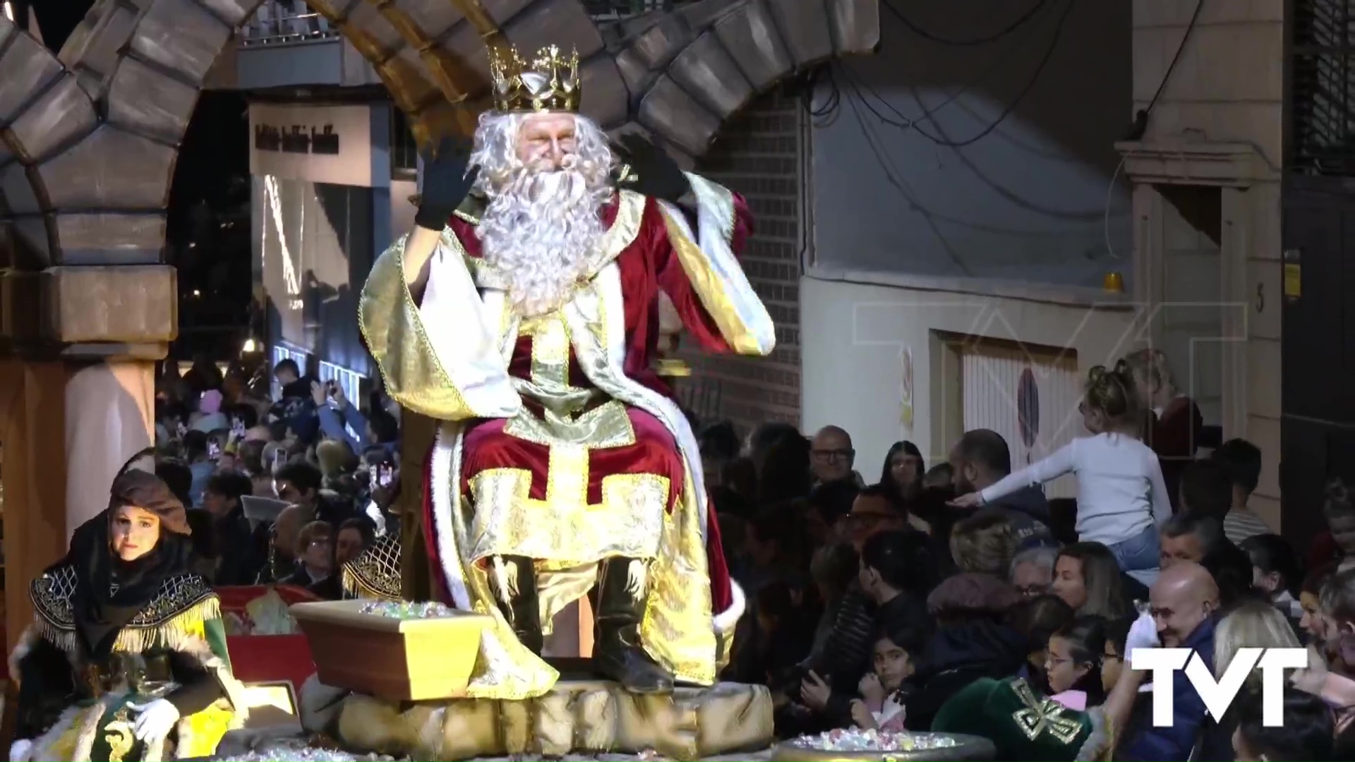 Imagen de La ciudad de Torrevieja se vuelca con la llegada de los Reyes Magos